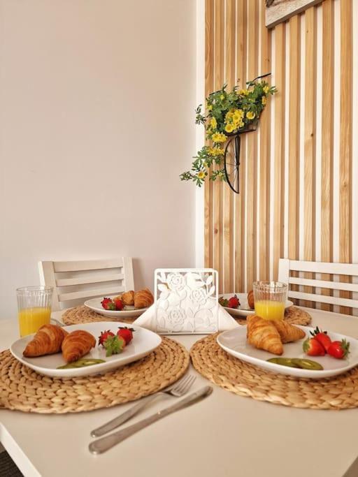 Acogedor Piso Con Terraza Y Parking! Apartment Benalmadena Exterior photo