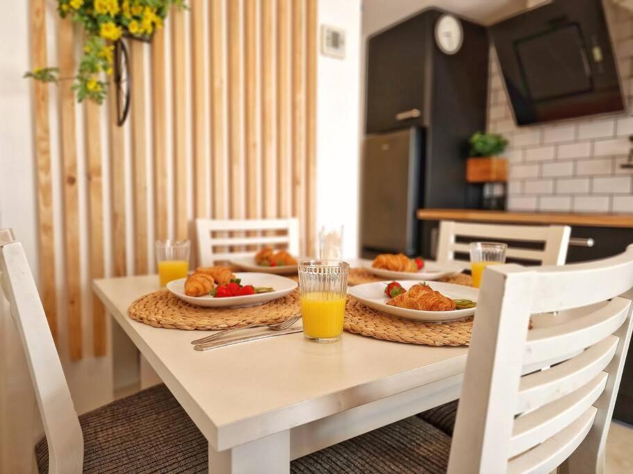 Acogedor Piso Con Terraza Y Parking! Apartment Benalmadena Exterior photo